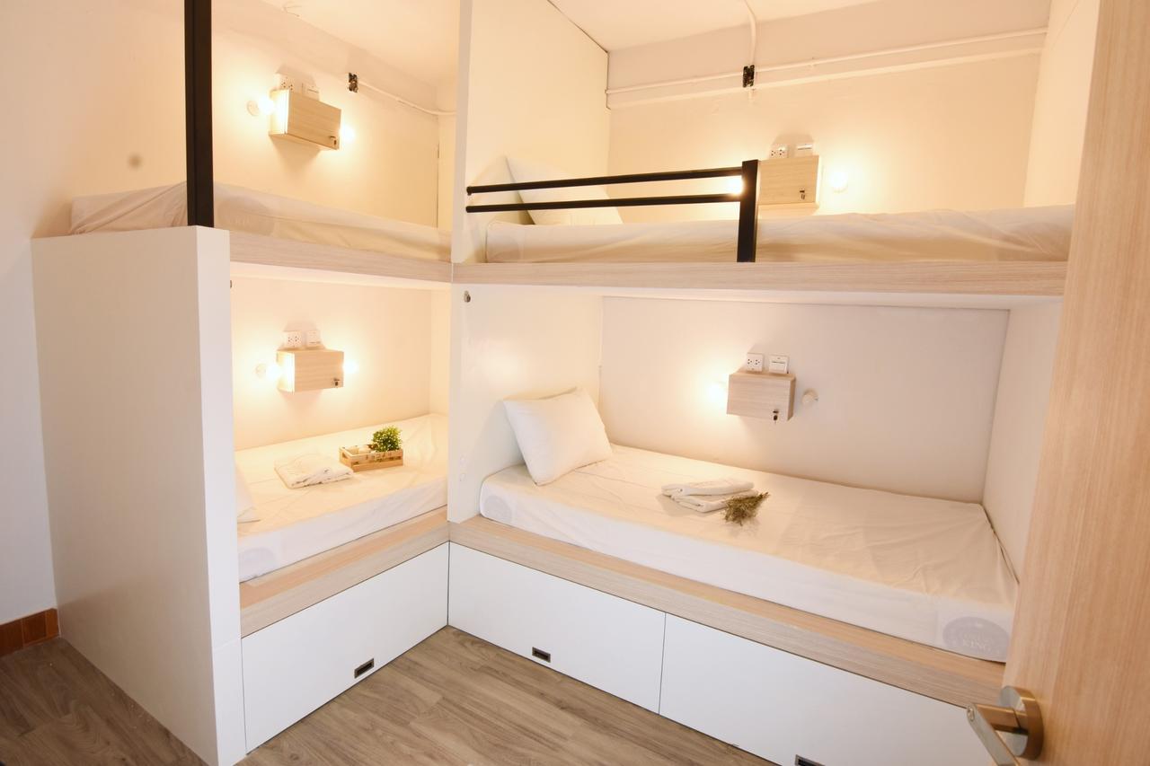 Yellow Mango Hostel Бангкок Екстер'єр фото